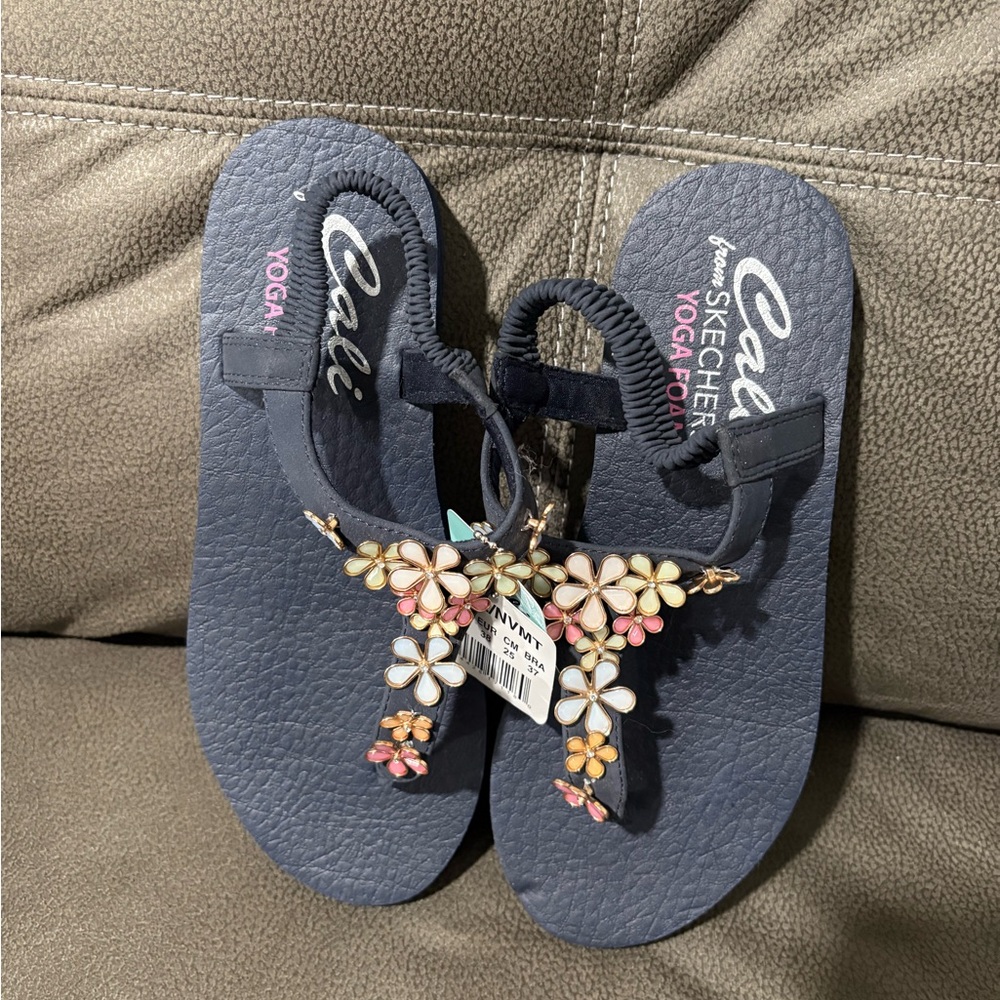 Skechers Navy Floral Yoga Foam Sandals